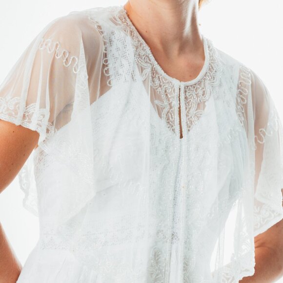 Beaded special occasion shrug / white shiny evening capelet / Sequin Ponch - Picture 2 of 6